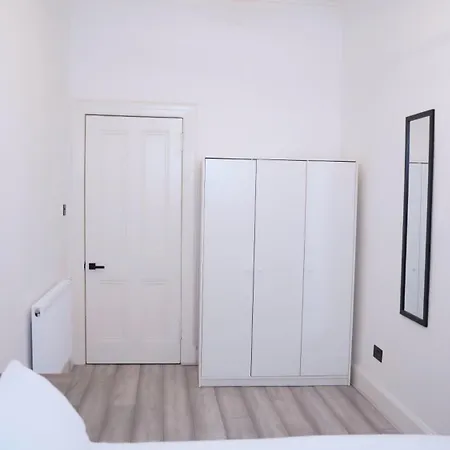 Recently Refurbished 2 Bedroom Apartment! Glasgow Exterior photo