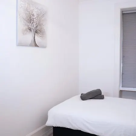 Recently Refurbished 2 Bedroom Apartment! Glasgow Exterior photo