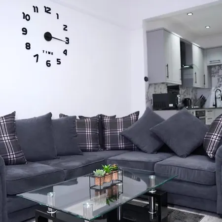 Recently Refurbished 2 Bedroom Apartment! Glasgow Exterior photo