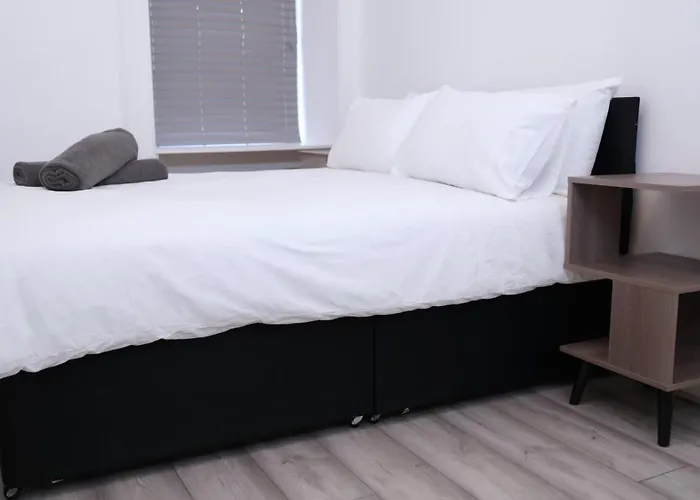 Recently Refurbished 2 Bedroom Apartment!